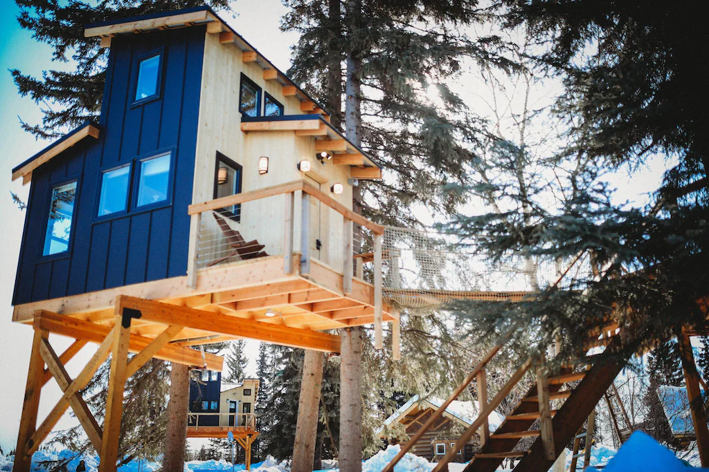 Treehouse glamping in Alaska