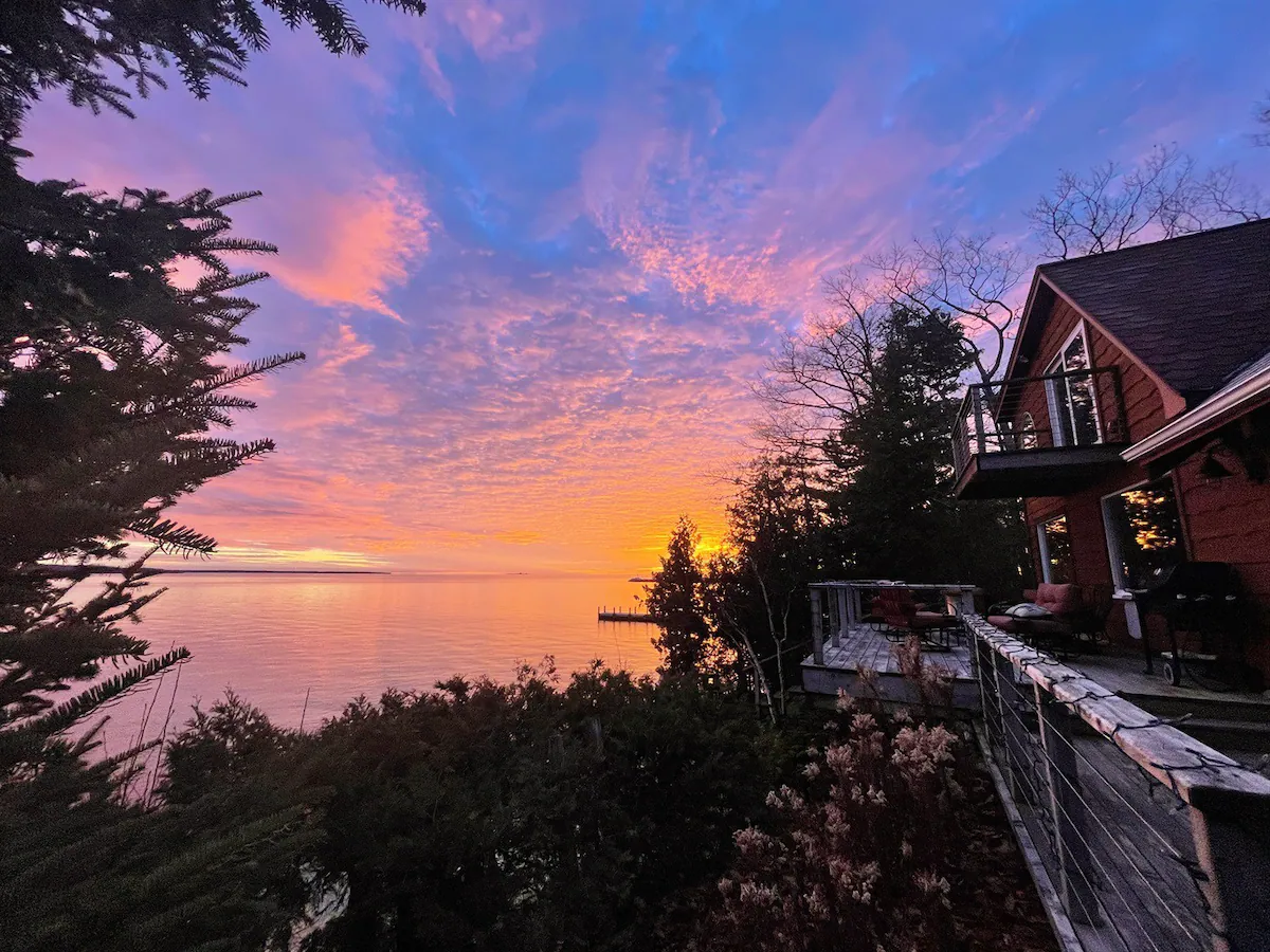  Premium Lakefront Cabin