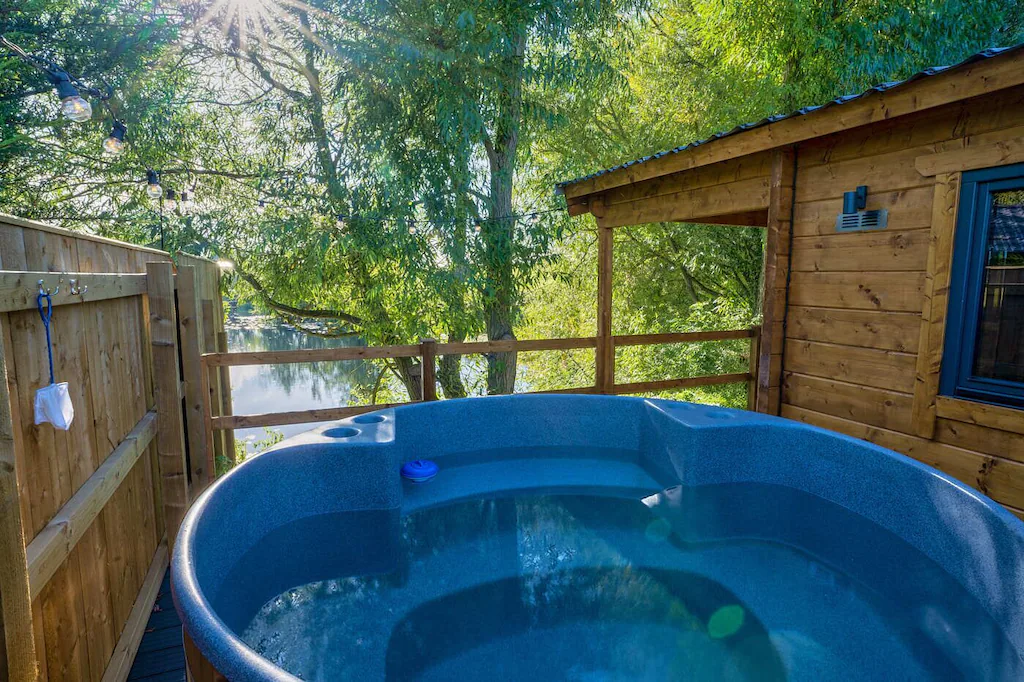 Evergreen Lodge Glamping with Hot Tub