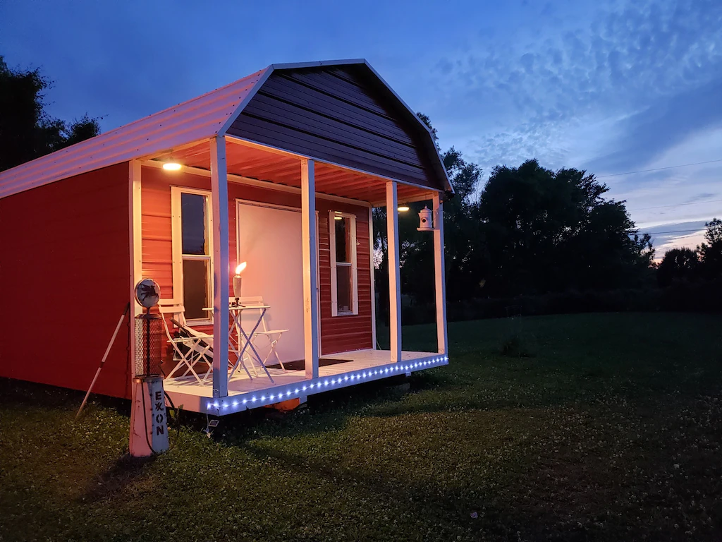 Farm Hatchery Cabin For Glamping