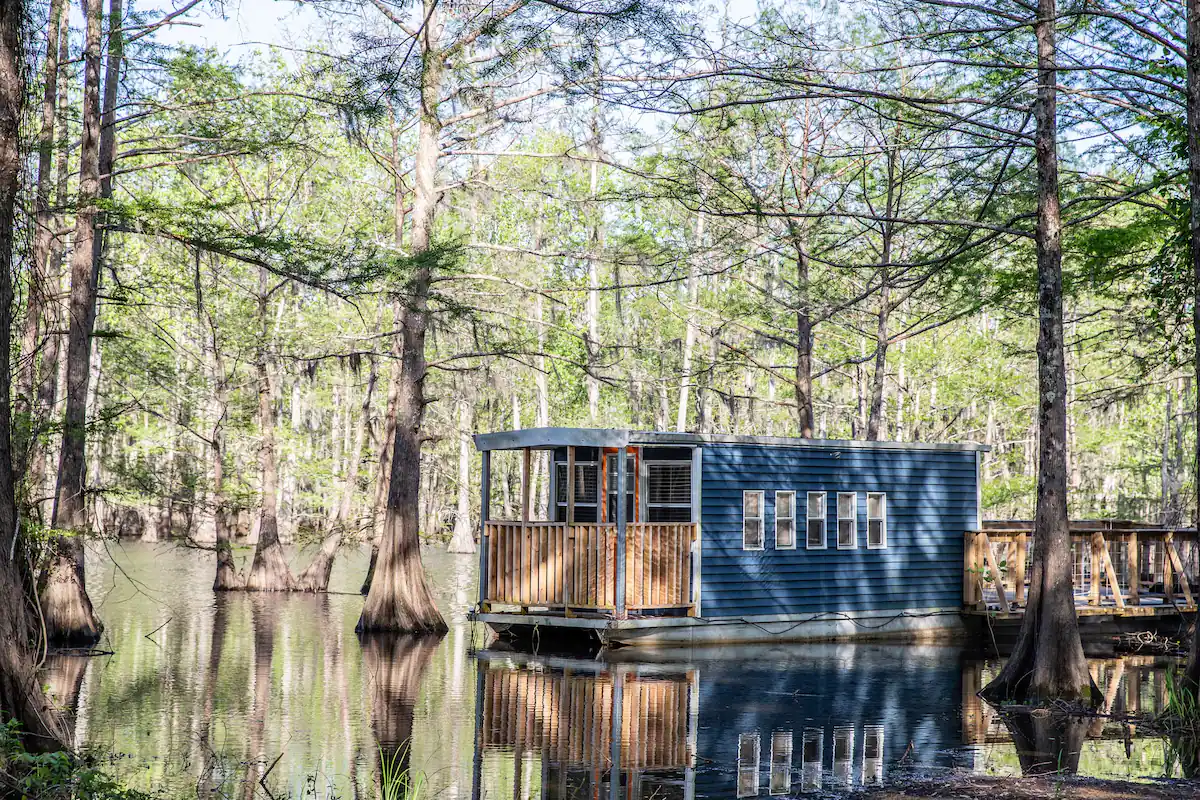 Unique Houseboat Glamping on a Serene Lake