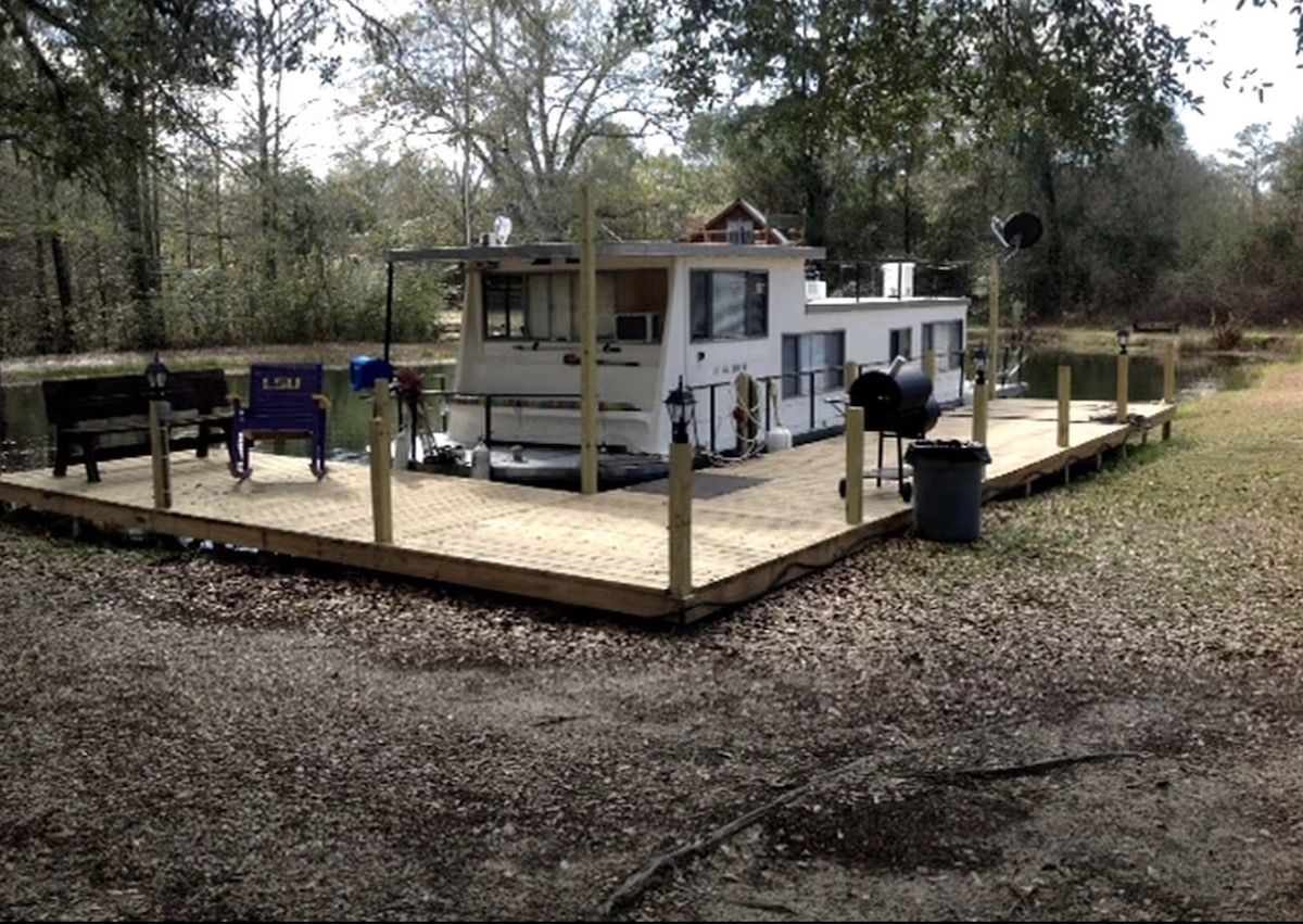 Unique Vintage Houseboat Rental for Five near New Orleans