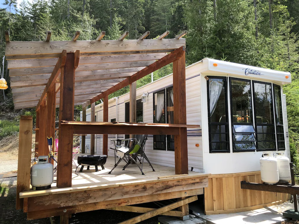 British Columbia Glamping in Style on Acreage