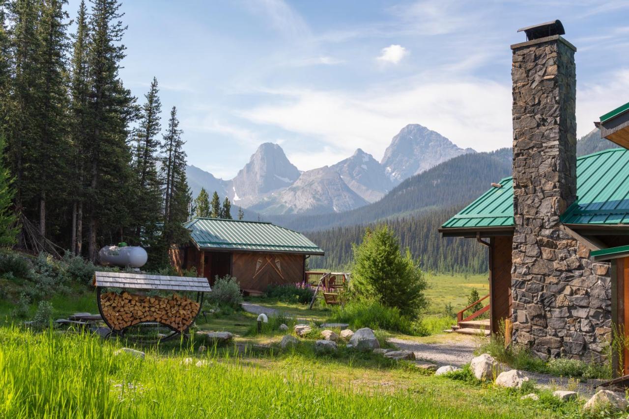 Mount Engadine Lodge Alberta Glamping