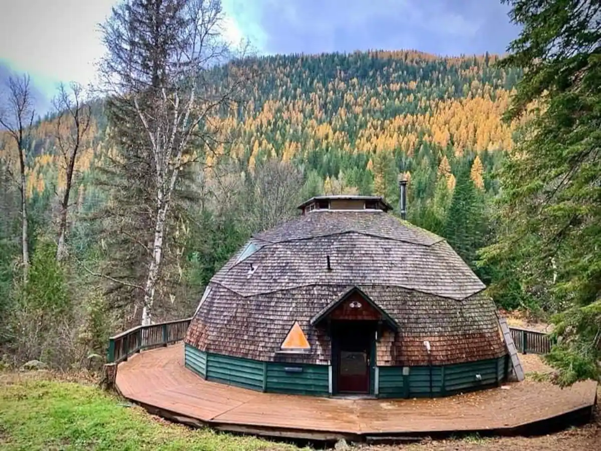 Private Glamping Dome House on River