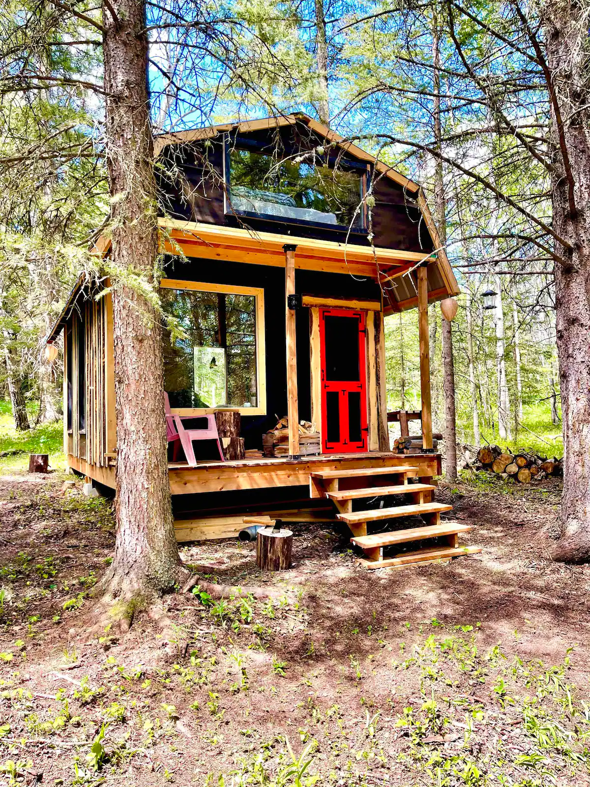 Raven’s Nest Cabin-Tucked Away in the Trees