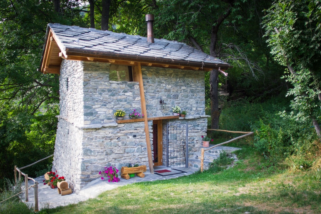 Romantic Barn Cottage Glamping