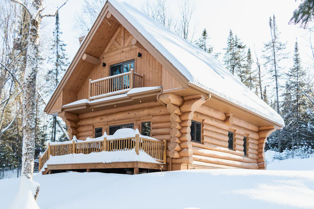 Romantic Canadian Log Cabin Glamping