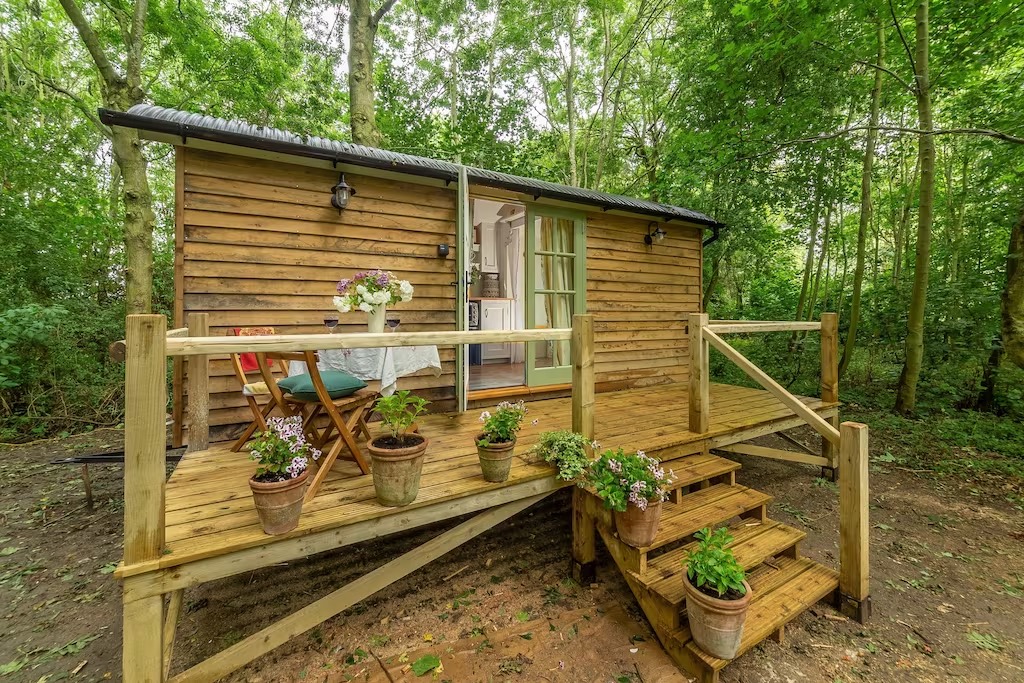 Bespoke Shepherd’s Glamping Hut