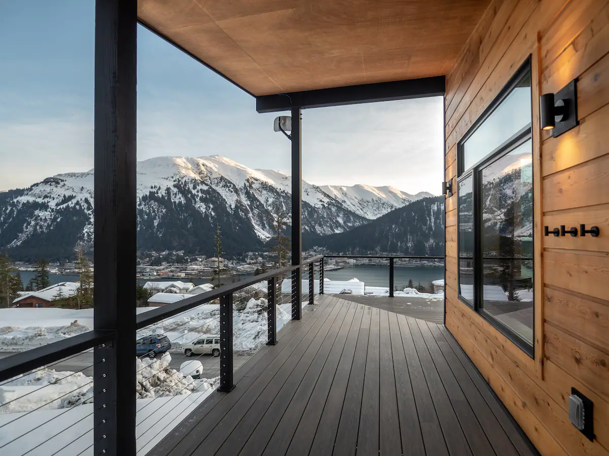 Custom-Built Luxury Mountain View Retreat