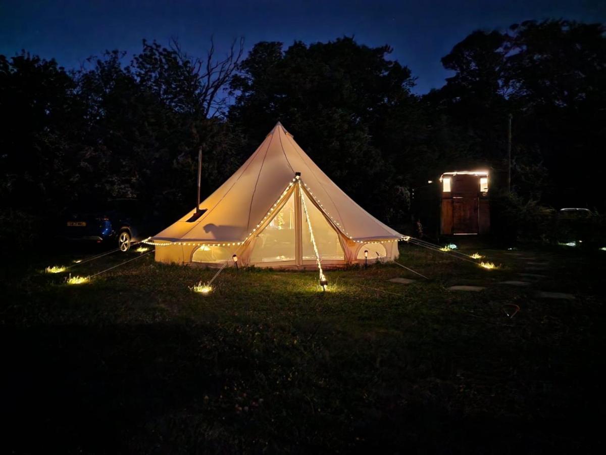 Quex Livery Glamping near London