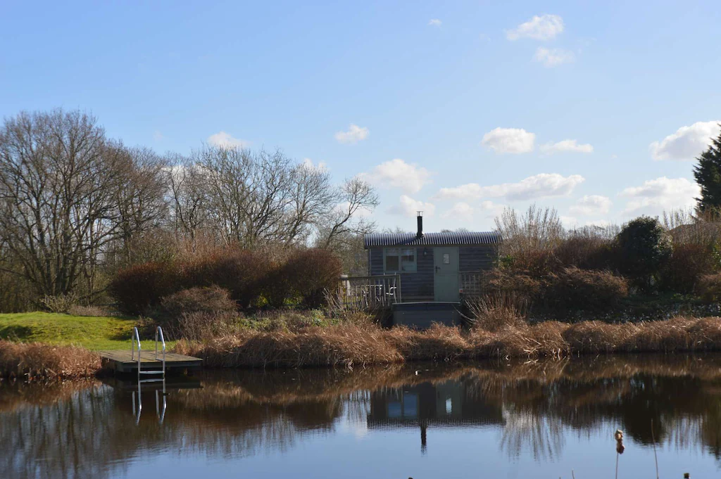 Secluded Glamping Pod with Hot Tub near London