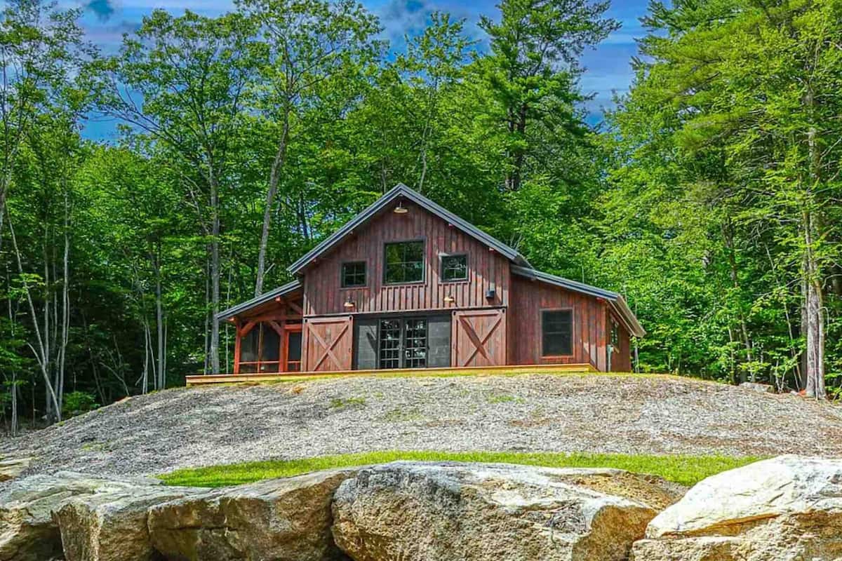 The Barnhaus - Luxury Cabin Rentals Maine