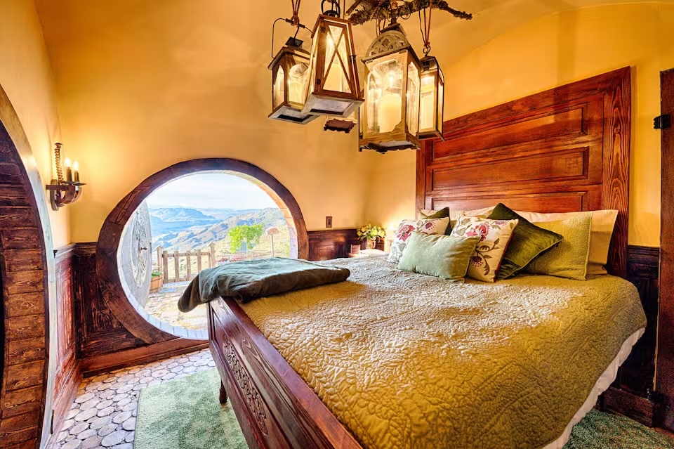 The Hobbitt Inn Airbnb