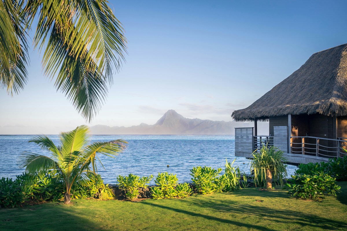 tahiti tour guide