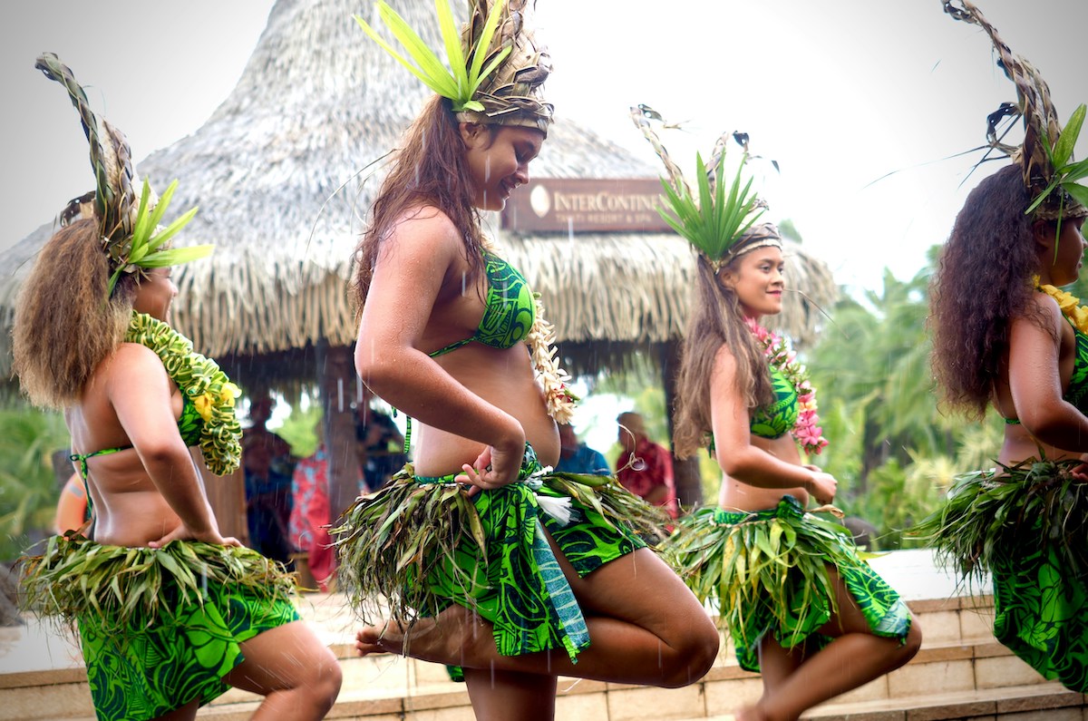 tahiti tour guide