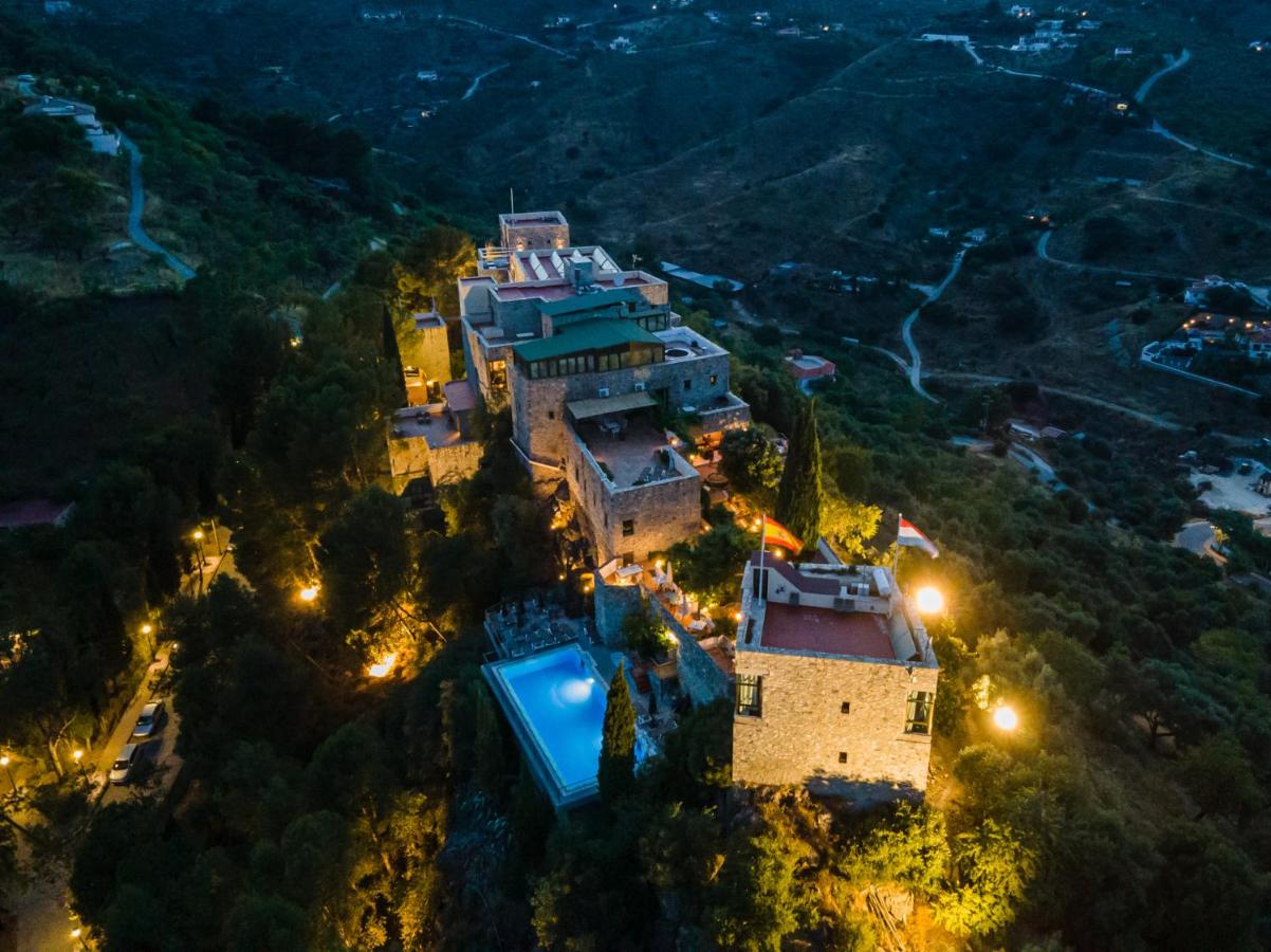 Hotel Castillo de Monda - Castle Hotels in Spain