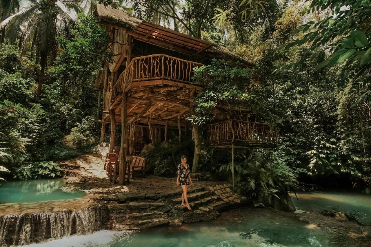 Treehouse de Valentine - Glamping in the Philippines