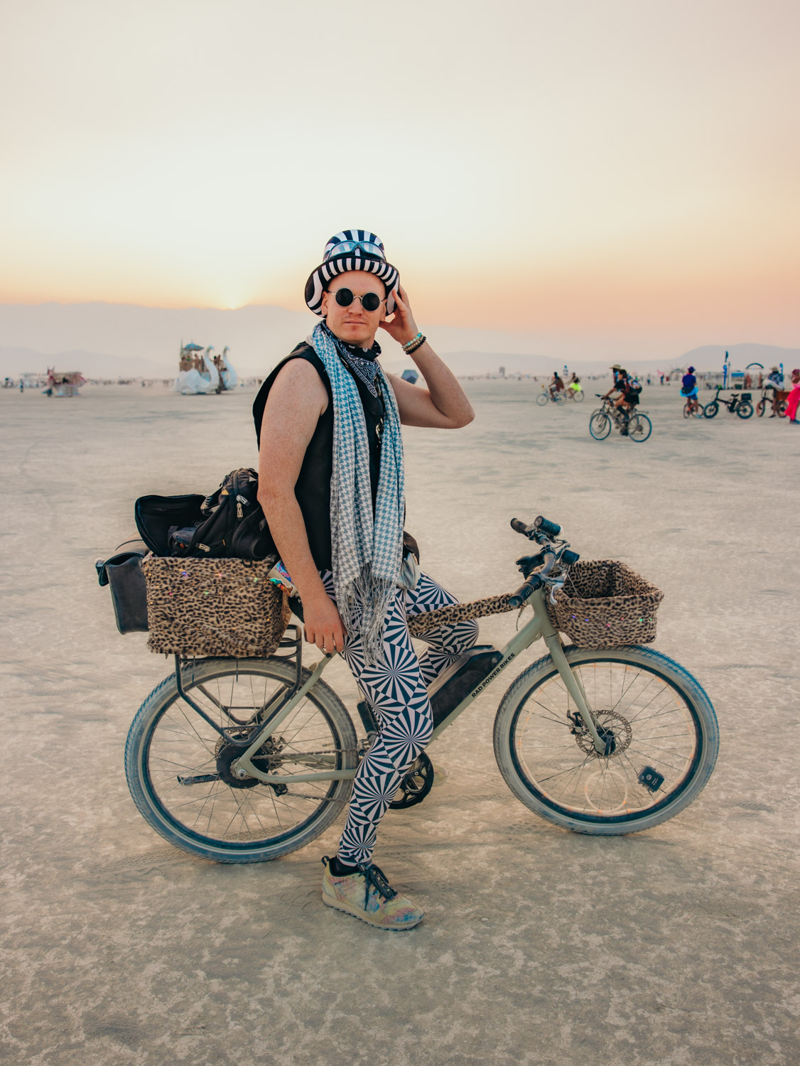 30 Burning Man Accessories, Clothing, Costumes & Outfits Burning Man 2024 7Y4A3532