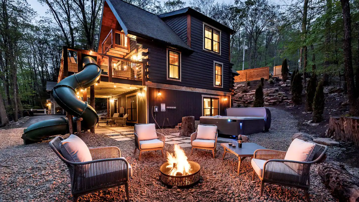 Black Bear Lodge - Luxury Cabin Rental Maryland