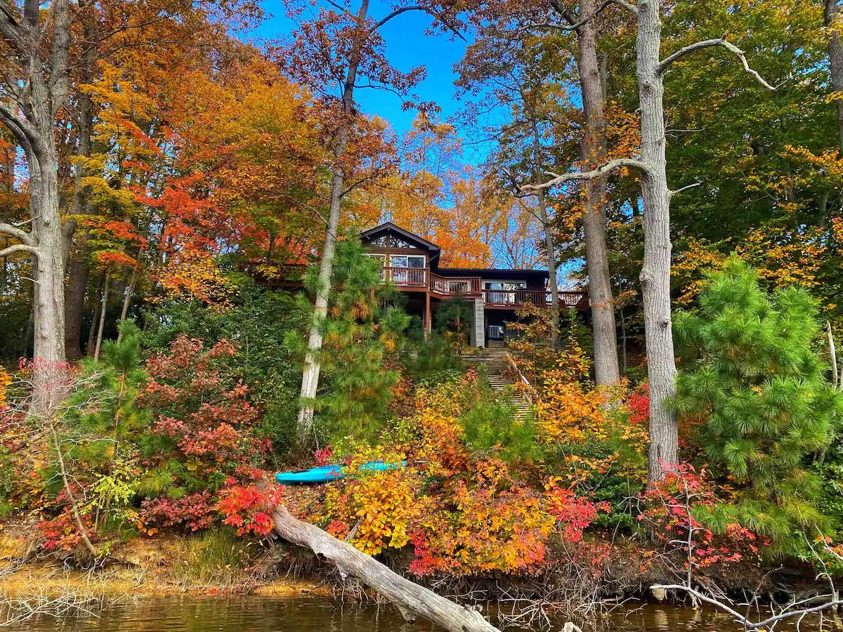 Sahar’s Lake Cabin - Luxury Cabin Rental Maryland