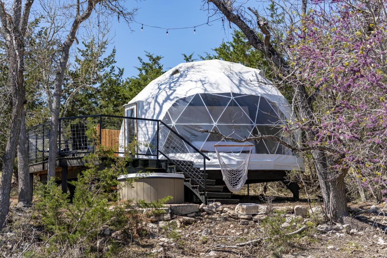 Secluded Cloud Dome with Hot Tub