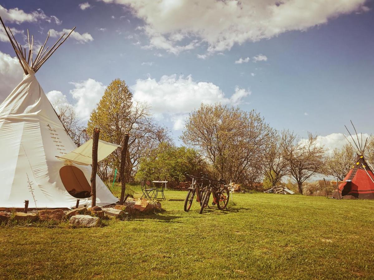 Romantic Wildlife Tipi Teepee - Romania