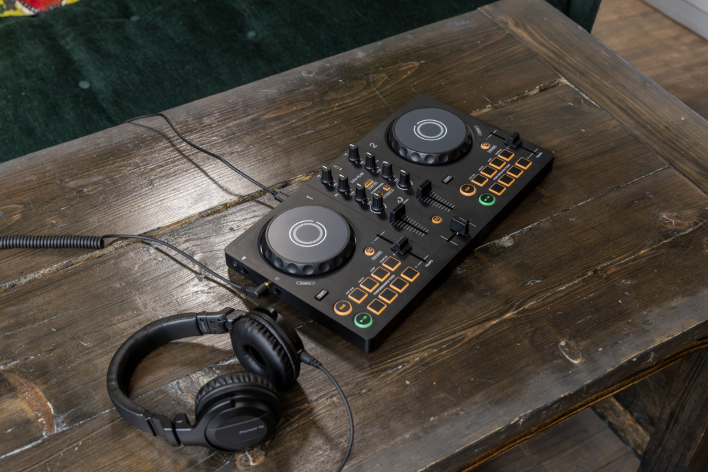 AlphaTheta DDJ-FLX2 In The Wild: The Perfect Travel Controller